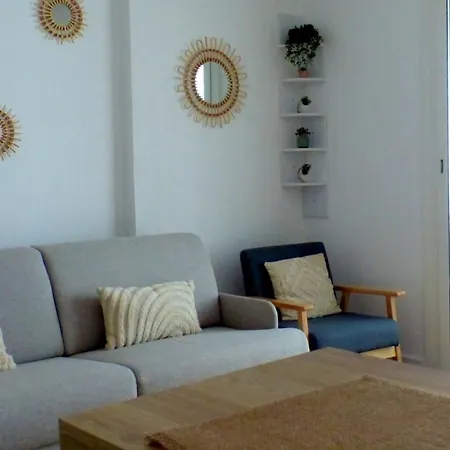 With Pool Near The Sea Wifi And Ac Lägenhet *