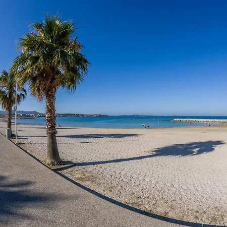 Lägenhet With Pool Near The Sea Wifi And Ac *